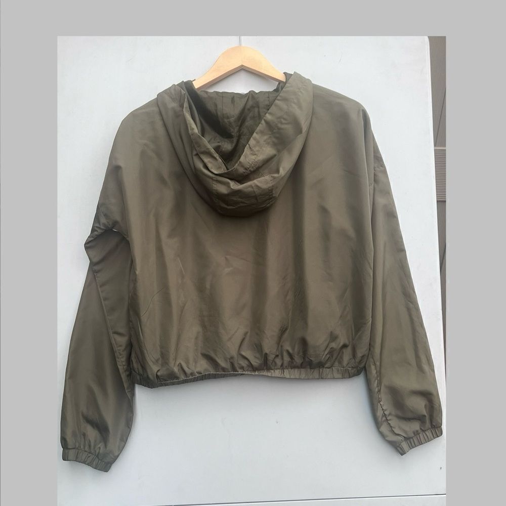 rue21 Cropped Windbreaker size M - Picture 4 of 5